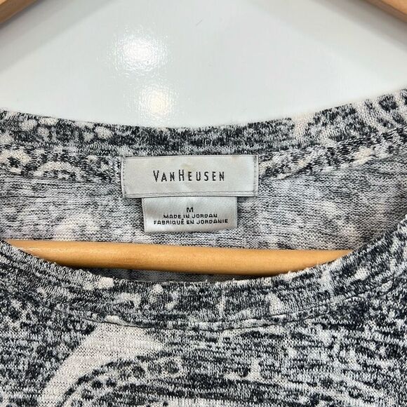 Van Heusen medium women’s blouse- bundle of 2 - Picture 4 of 11